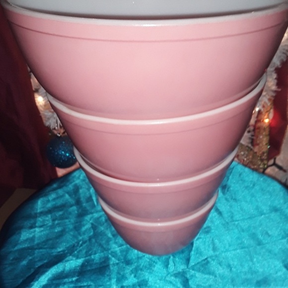 VINTAGE GORGEOUS PINK PYREX NESTING MIXING BOWLS SET OF 4 - Picture 2 of 7